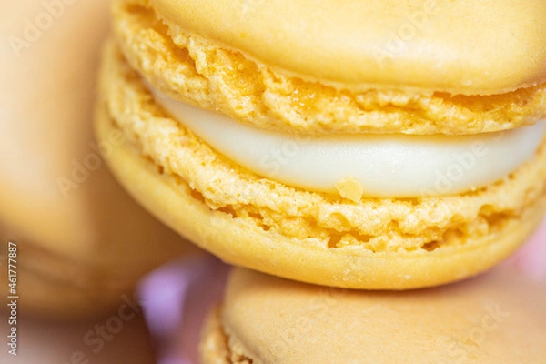 Obraz yellow macaron close up 