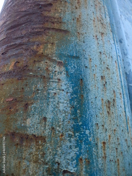 Obraz 傷つき錆びた水色の金属柱