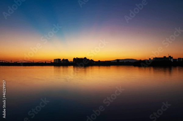 Fototapeta 晴天の夜明け前