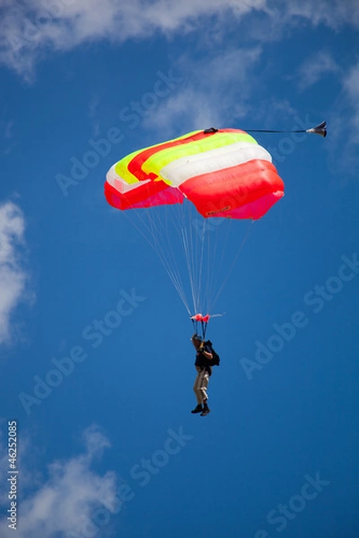 Fototapeta Spadochroniarz na niebie