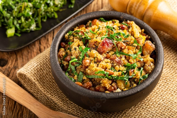 Obraz Feijão tropeiro, comida típica brazileira.