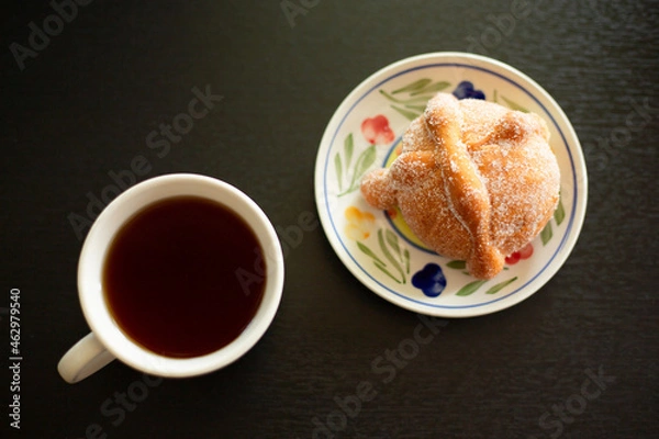 Obraz pan de muerto served with coffee 