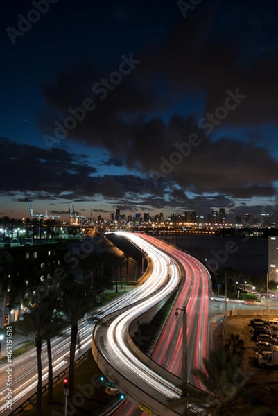 Obraz 夜の街並み