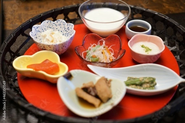 Obraz 旅館の豪華な小鉢たち