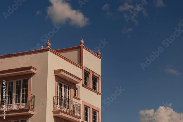 Fototapeta Edificio en el centro de la ciudad