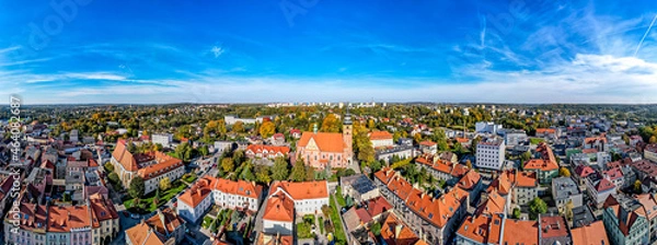 Fototapeta stare miasto Wodzisław Śląski na Śląsku w Polsce, jesienią z lotu ptaka, rynek
