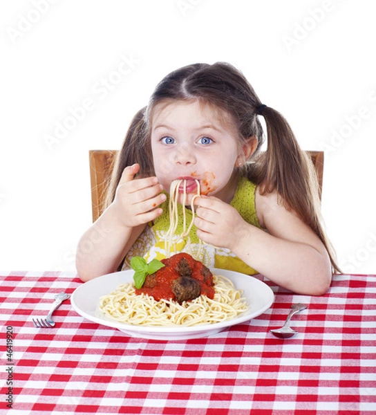 Obraz Dziewczyna wpycha makaron do ust