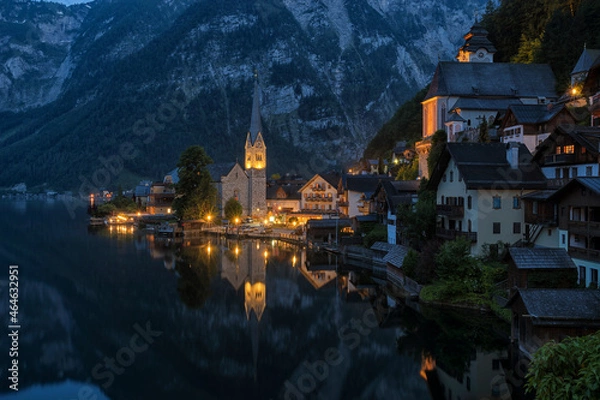 Obraz hallstatt at night in autumn 
