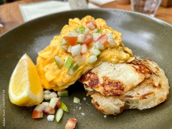 Fototapeta Scrambled eggs with grilled haloumi breakfast 