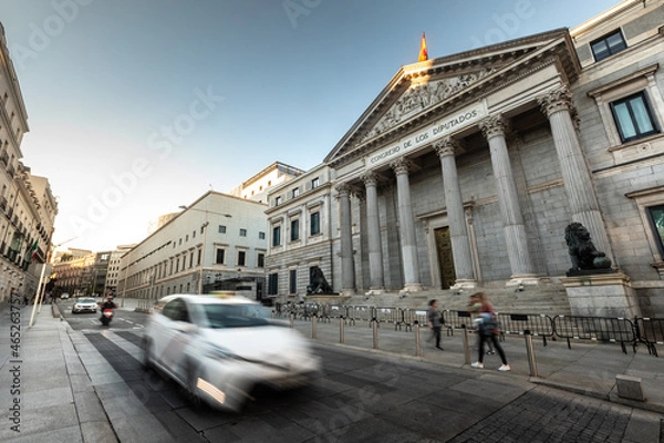 Obraz Spanish parliament (Congreso de los diputados) famous facade with two lions sculptures at each side; Madrid, Spain.
