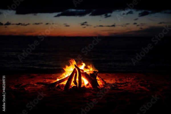 Fototapeta ビーチと焚き火