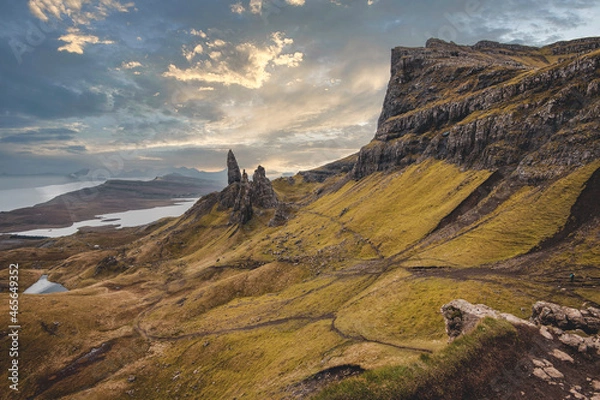 Fototapeta Amazing dramatic shot of the Old Man of Storr, Isle of Skye, Scotland, Fall 2021