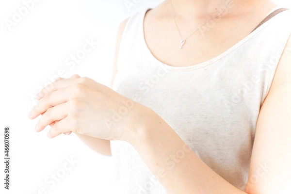 Fototapeta ハンドケアをする女性