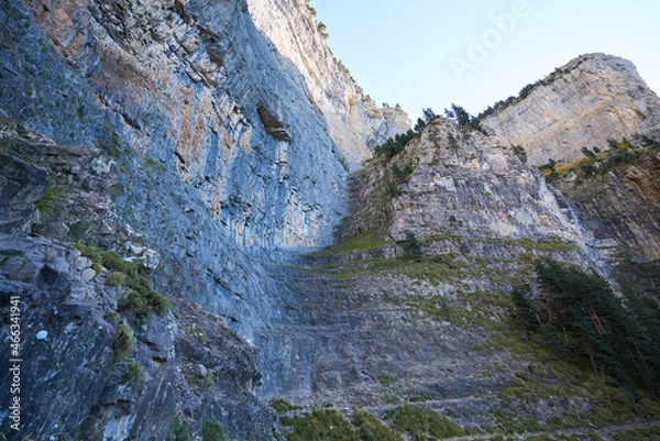 Fototapeta steep cliffs pyrenees