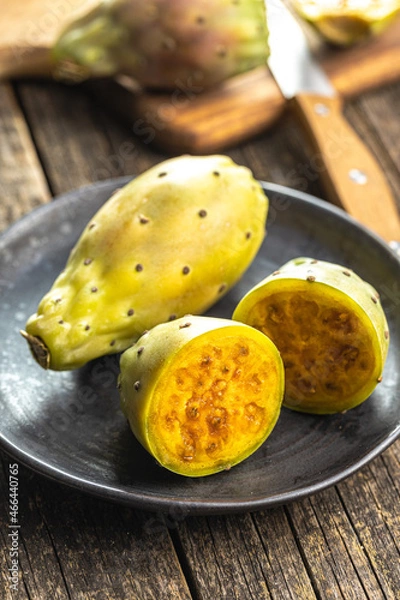 Obraz Raw prickly pears. Opuntia or indian fig cactus.