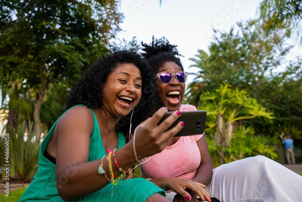 Obraz couple talking on phone