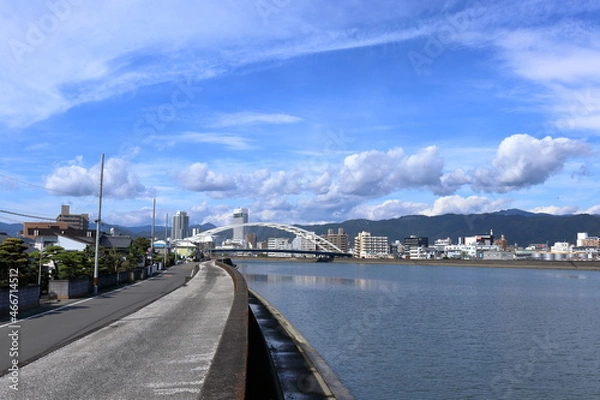 Fototapeta 鏡川　堤防上からの眺め　秋　（高知県　高知市）