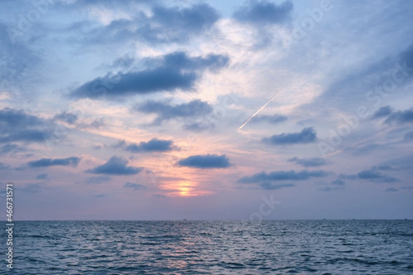 Fototapeta sun and clouds