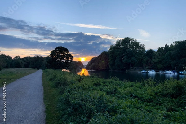 Obraz sunset over the river