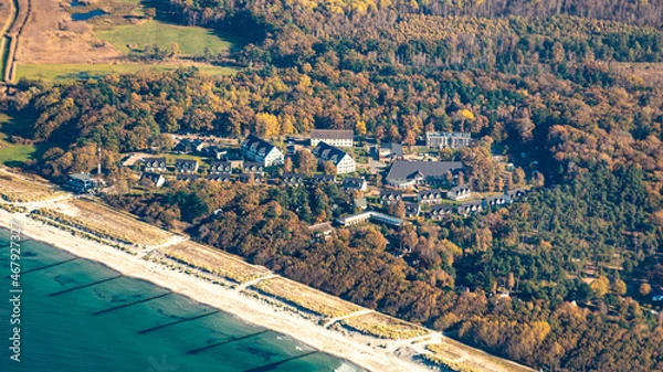 Fototapeta Luftaufnahme vom Ostseebad Markgrafenheide an der Ostsee in der Rostocker Heide