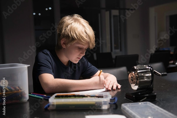 Obraz Enfant qui dessine 