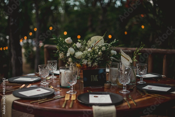 Obraz Montaje de una mesa 