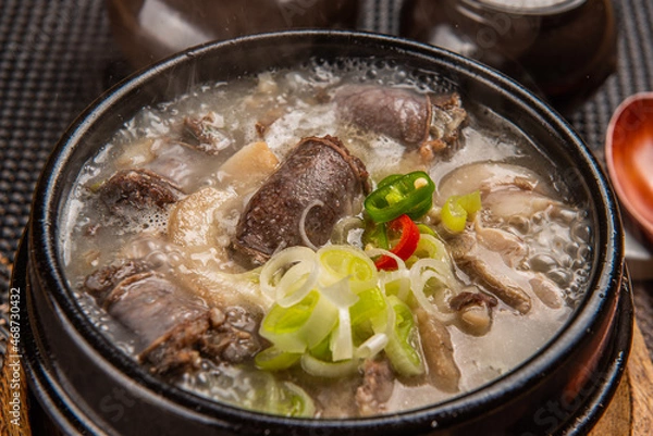 Obraz 신선한 재료로 만든 순대가 들어간 맛있는 순대국