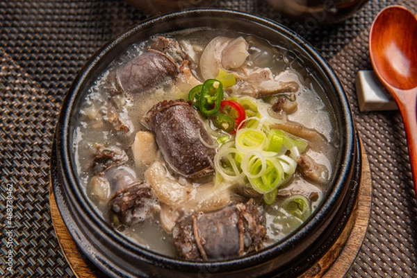 Obraz 신선한 재료로 만든 순대가 들어간 맛있는 순대국