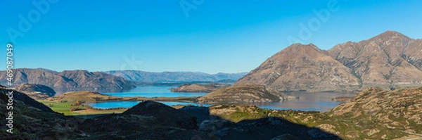 Fototapeta ニュージーランド　ワナカ近郊にあるダイアモンド・レイク保護地域のロッキー・ヒルから望むロイス・ピークとワナカ湖