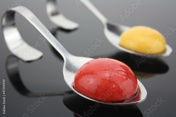 Obraz Esfera de mango y fresa