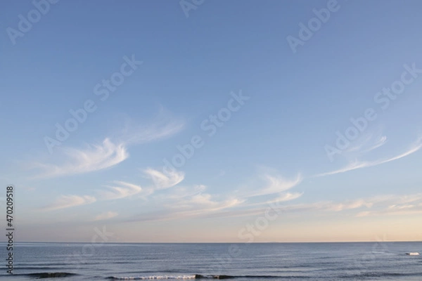 Obraz 鈎雲（筋雲）と青空と海