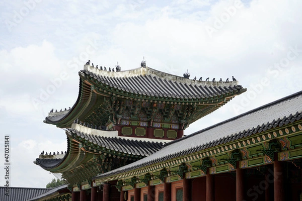 Fototapeta 경복궁 문화재의 전통 건축물이 웅장하고 아름답습니다.