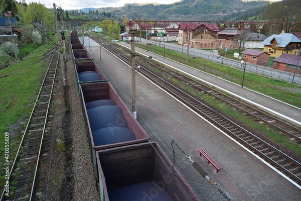 Obraz Freight train with iron ore pellets