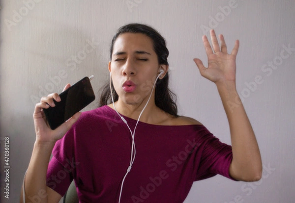 Obraz Mujer con teléfono feliz 