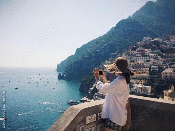 Fototapeta Taking pictures of the Positano landscape.