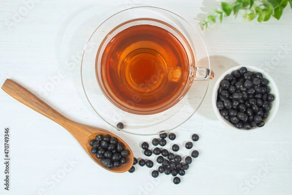 Obraz 黒豆と黒豆茶（イソフラボンやアントシアニン、抗酸化作用がある）日本産