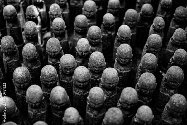 Fototapeta たくさんのお地蔵さんのイメージ