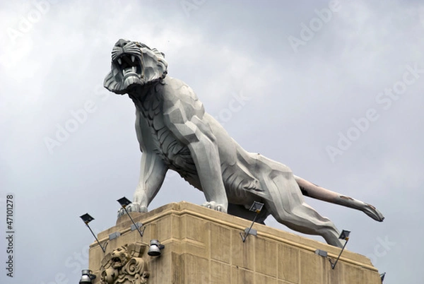 Fototapeta edificio tigre - 1