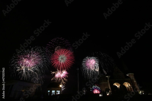 Fototapeta 秋の夜空を彩る花火
