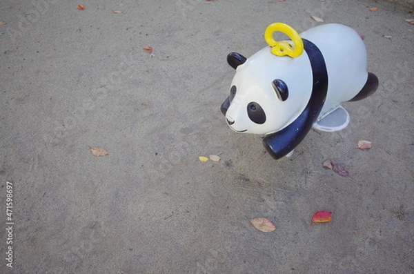 Obraz 寂しい公園の遊具パンダ