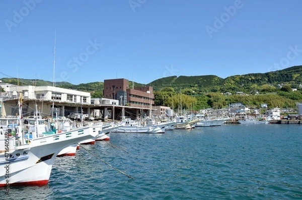 Fototapeta 稲取金目や雛のつるし飾りでも有名な伊豆稲取の漁港風景です。