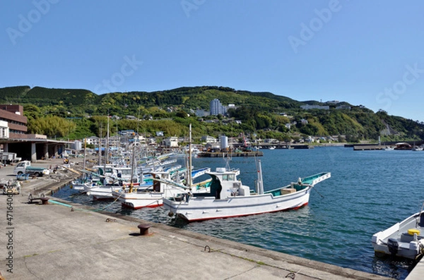 Fototapeta 稲取金目や雛のつるし飾りでも有名な伊豆稲取の漁港風景です。
