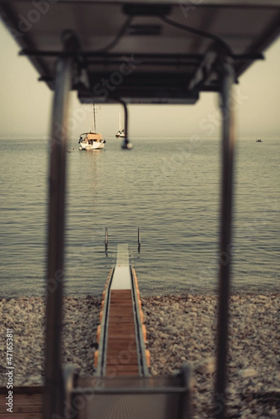 Obraz pier on the lake