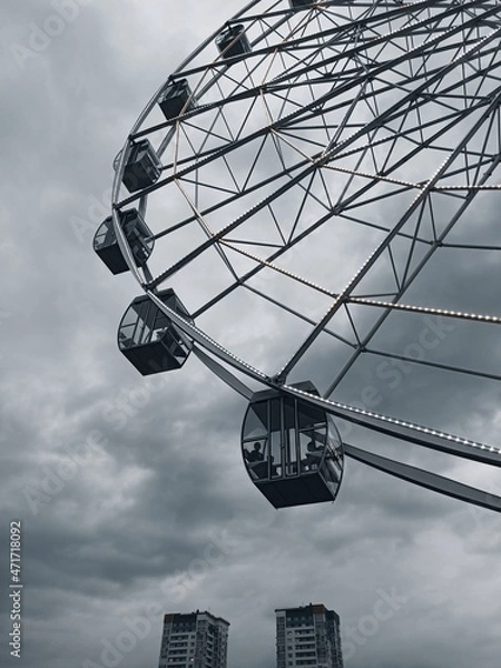 Obraz ferris wheel in the city