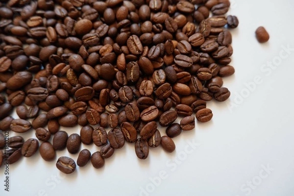 Fototapeta Roasted Coffee beans on white background. Coffee, Cafe, espresso design elements. 