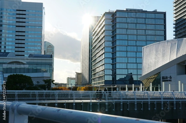 Fototapeta コロナは終わったか？横浜に人があふれてる。つられて山下公園へ。観光地、確かに綺麗なところだ、