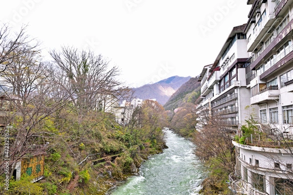 Obraz 【群馬県利根郡】水上温泉街 利根川