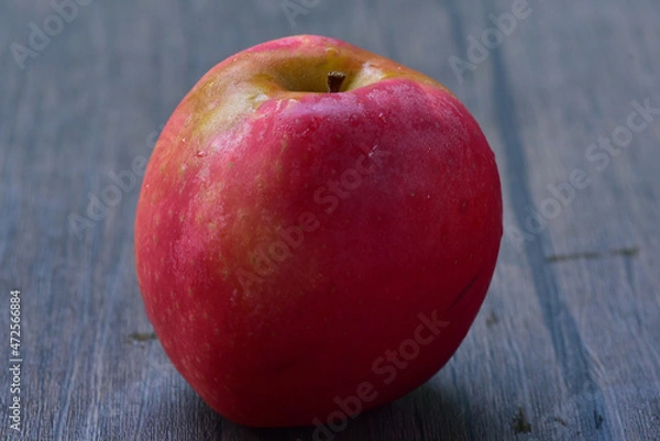Fototapeta Pacific Rose Apple, the distinctive rosy red blush makes this apple too pretty to resist. A natural Gala Splendour cross, gets its signature pink hue from Splendour, and its unique taste profile.
