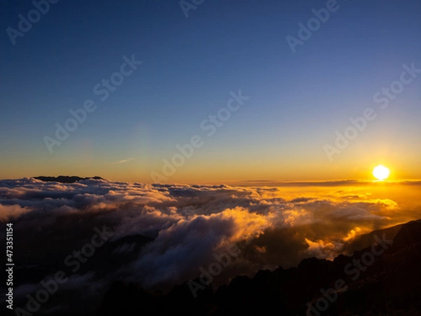 Fototapeta 阿蘇山高岳山頂からの朝焼け