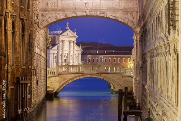 Obraz Die Verbindung vom Dogenpalst zum neuen Gefängnis, die Seufzerbrücke (Il ponte dei Sospiri), Venedig